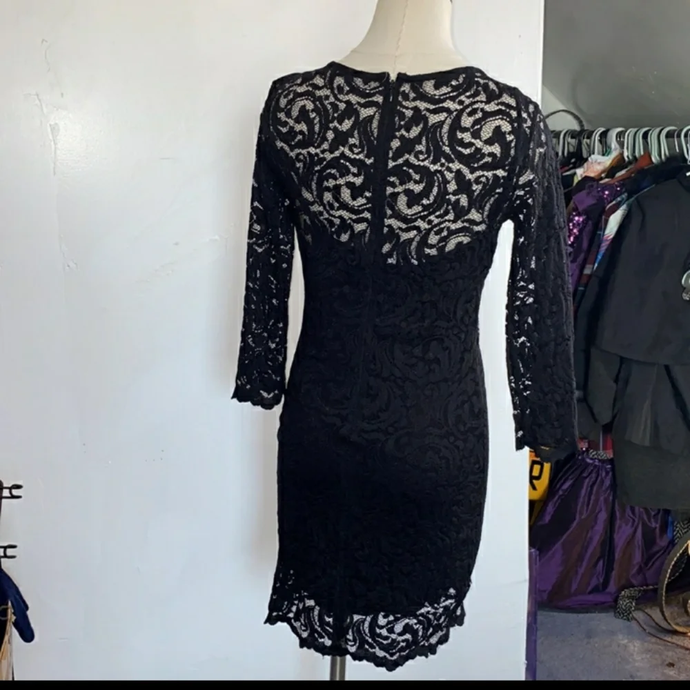 Vintage Little Black lace dress - Picture 2 of 6